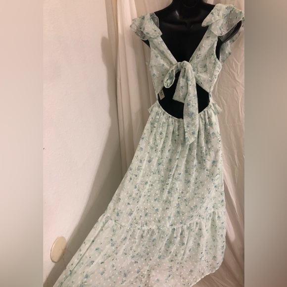 Trixxi green ditsy floral flutter sleeve tiered hem dress size medium brand new - Picture 7 of 15